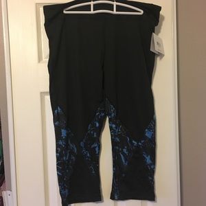 Capri workout pants (fit like 1x or 2x!!)
